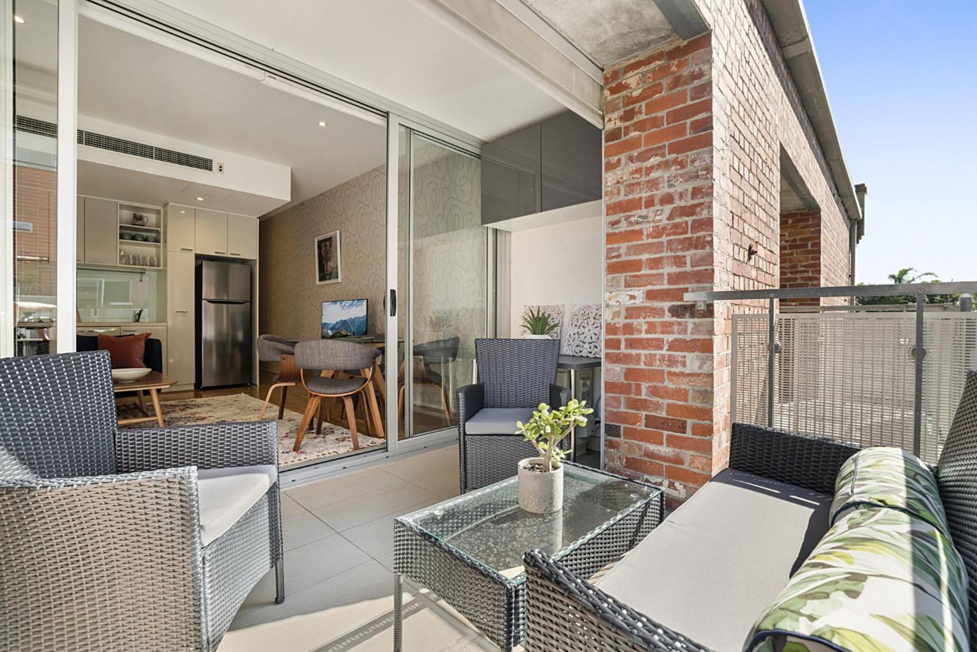 Designer 2-Bed Unit With Balcony Metres From Beach Melbourne Exterior photo